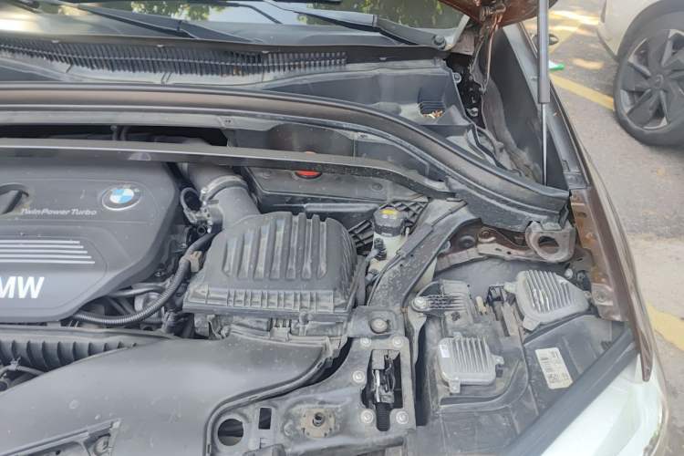 Used BMW X1 2016 sDrive18Li Premium Edition Engine Bay Left