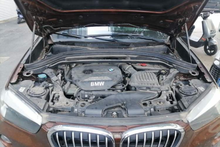 Used BMW X1 2016 sDrive18Li Fashion Model Engine Bay