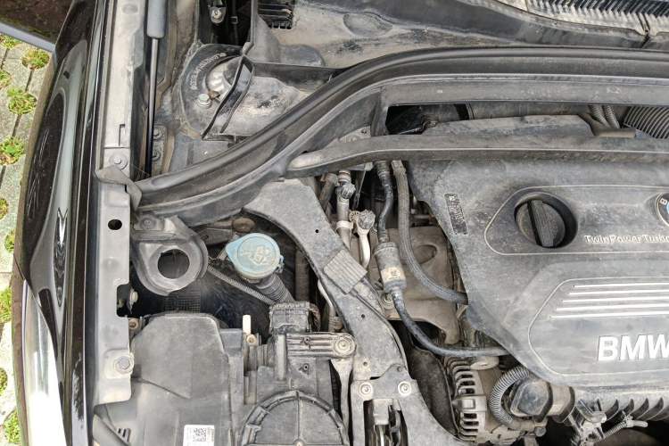 Used BMW X1 2016 sDrive18Li Fashion Model Engine Bay Right