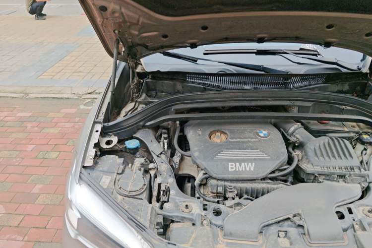 Used BMW X1 2016 sDrive18Li Fashion Model Engine Bay Right