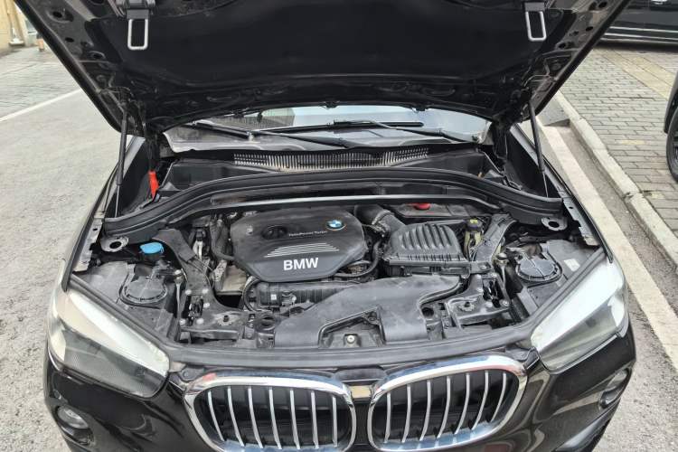 Used BMW X1 2016 sDrive18Li Fashion Model Engine Bay