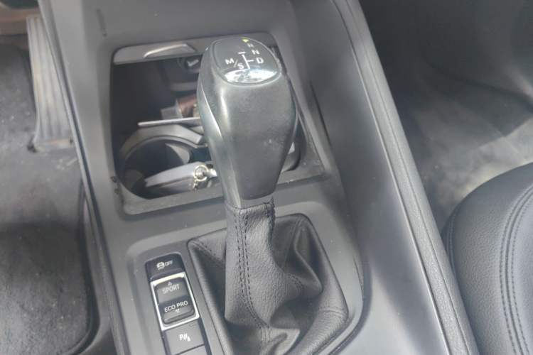 Used BMW X1 2016 sDrive18Li Premium Edition Gear Lever