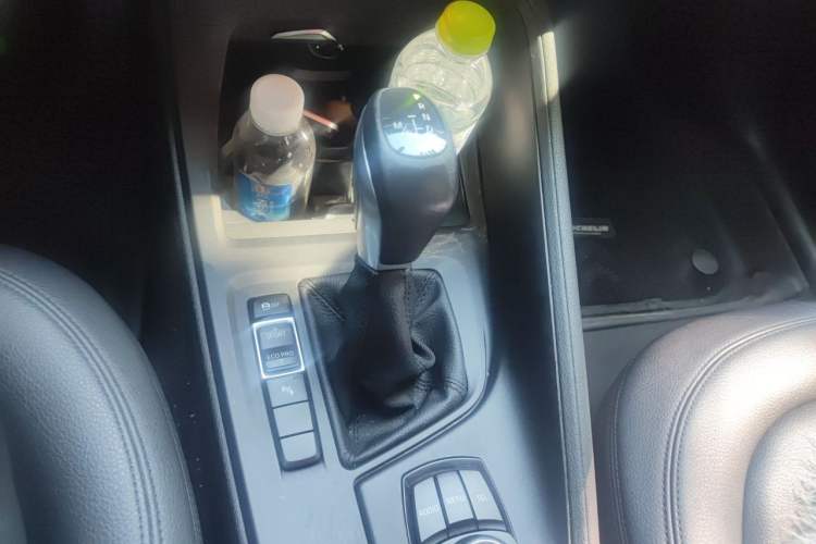 Used BMW X1 2016 sDrive18Li Premium Edition Gear Lever