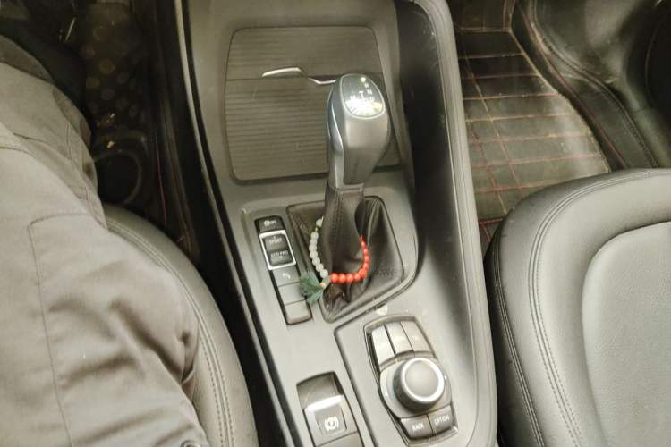 Used BMW X1 2016 sDrive18Li Premium Edition Gear Lever