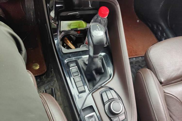 Used BMW X1 2016 sDrive18Li Luxury Model Gear Lever