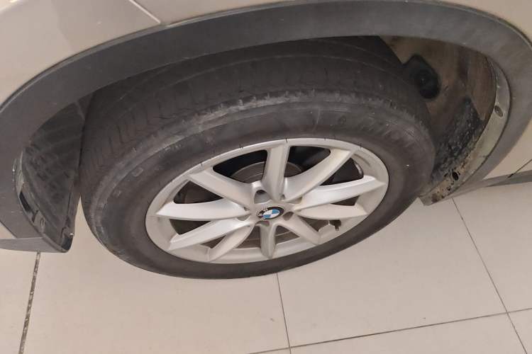 Used BMW X1 2016 sDrive18Li Fashion Model Left Front Wheel Hub
