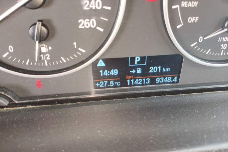 Used BMW X1 2016 sDrive20Li Luxury Model Odometer Close Up