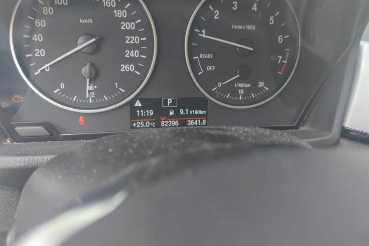 Used BMW X1 2016 sDrive18Li Premium Edition Odometer Close Up