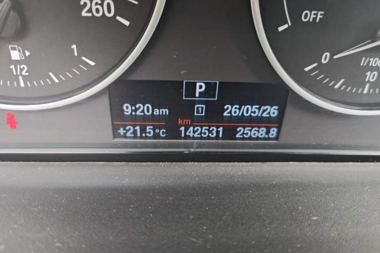 Used BMW X1 2016 sDrive18Li Fashion Model Odometer Close Up