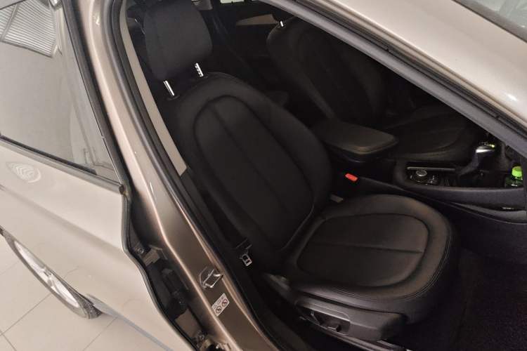 Used BMW X1 2016 sDrive18Li Fashion Model Right Front Seat