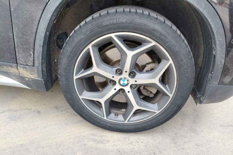 Used BMW X1 2016 sDrive20Li Luxury Model Right Front Wheel Hub