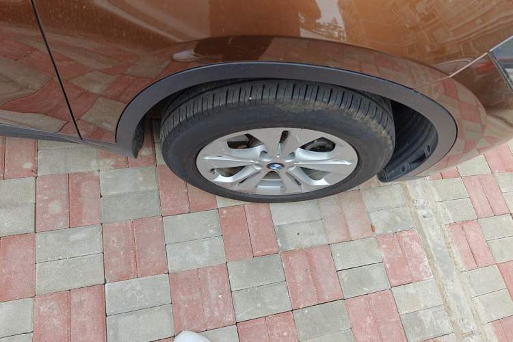 Used BMW X1 2016 sDrive18Li Premium Edition Right Front Wheel Hub