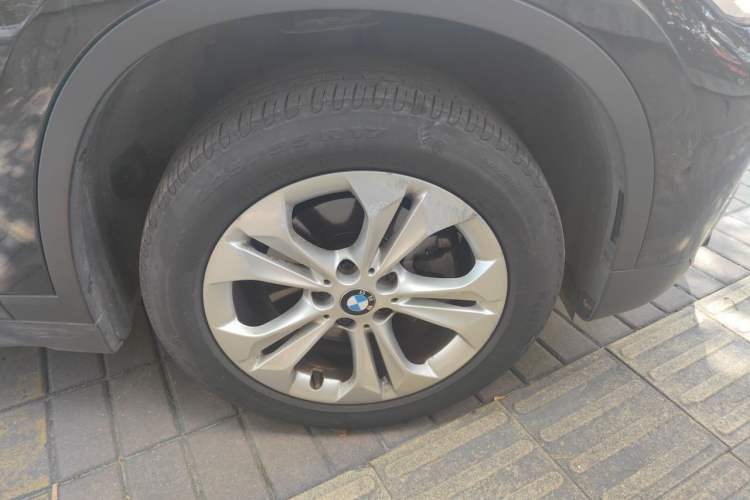 Used BMW X1 2016 sDrive18Li Premium Edition Right Front Wheel Hub