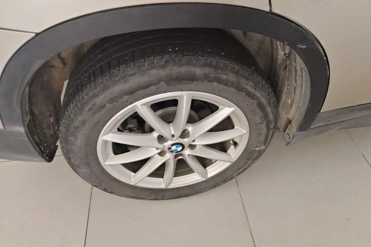 Used BMW X1 2016 sDrive18Li Fashion Model Right Rear Wheel Hub