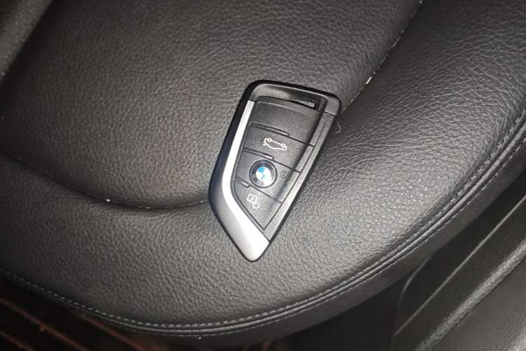 Used BMW X1 2016 sDrive18Li Premium Edition Vehicle Key