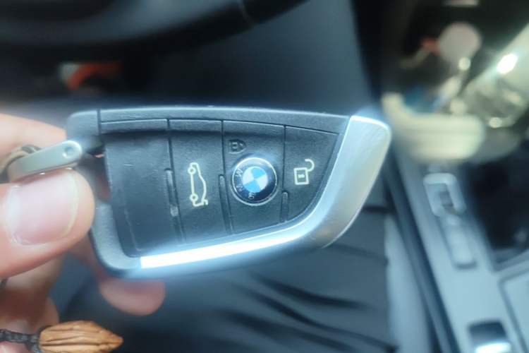 Used BMW X1 2016 sDrive18Li Premium Edition Vehicle Key