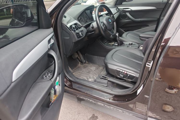 Used BMW X1 2016 sDrive18Li Premium Edition Driver Seat