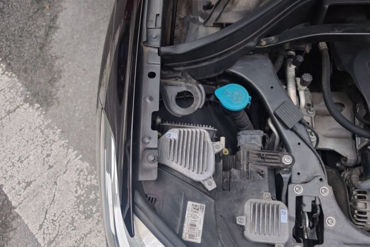 Used BMW X1 2016 sDrive18Li Premium Edition Engine Bay Right