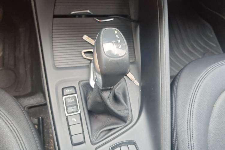Used BMW X1 2016 sDrive18Li Premium Edition Gear Lever