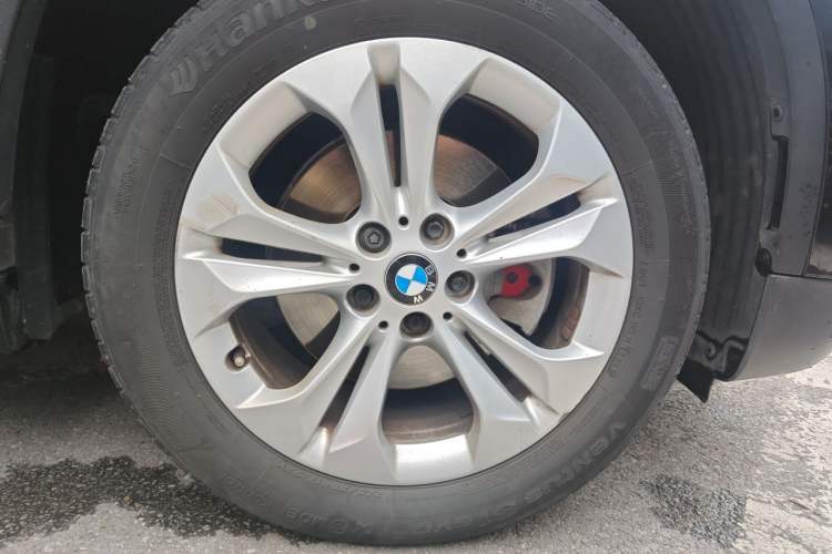 Used BMW X1 2016 sDrive18Li Premium Edition Right Front Wheel Hub