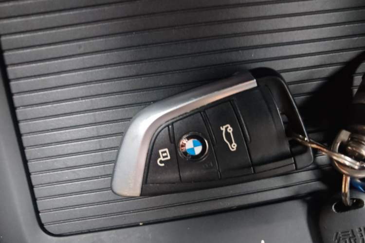 Used BMW X1 2016 sDrive18Li Premium Edition Vehicle Key
