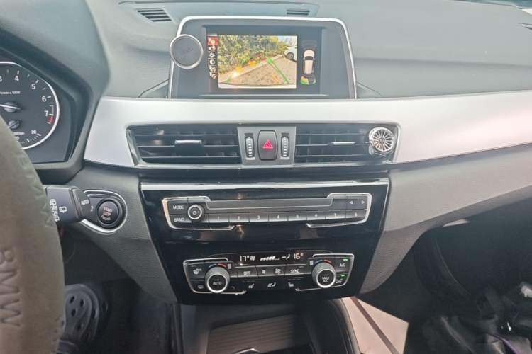 Used BMW X1 2016 sDrive18Li Premium Edition Audio And AC Panel