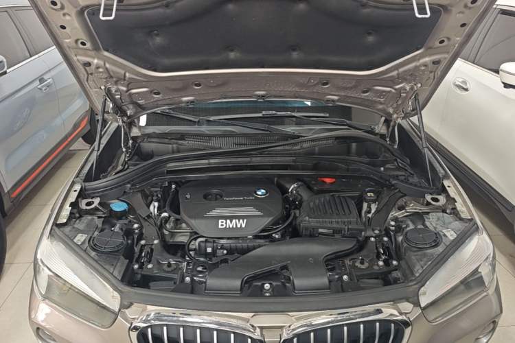 Used BMW X1 2016 sDrive18Li Fashion Model Engine Bay