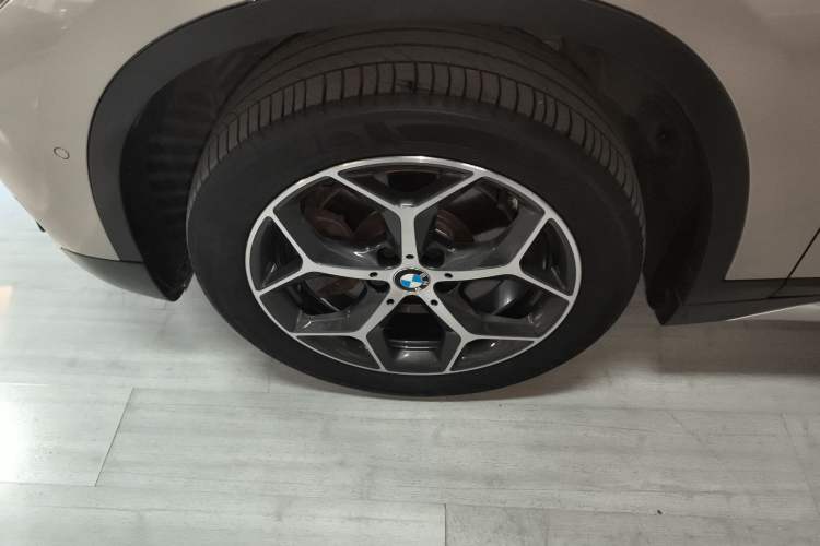 Used BMW X1 2016 sDrive20Li Luxury Model Exterior 7