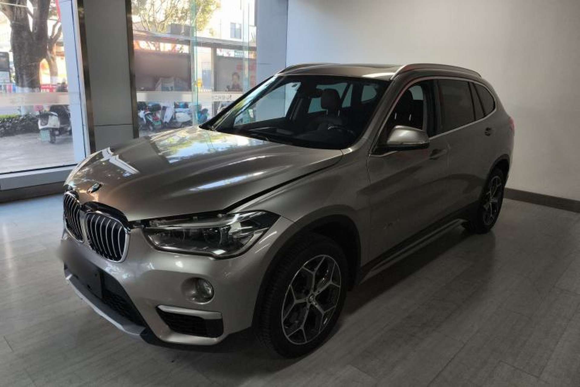 Used BMW X1 2016 sDrive20Li Luxury Model Front Left 45 Deg
