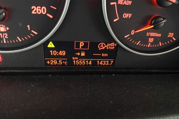 Used BMW X1 2016 sDrive20Li Luxury Model Odometer Close Up