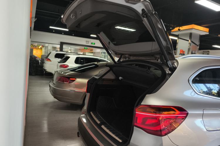 Used BMW X1 2016 sDrive20Li Luxury Model Trunk