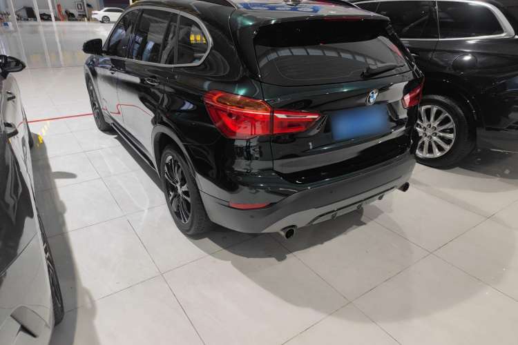 Used BMW X1 2016 sDrive20Li Luxury Model Exterior 3