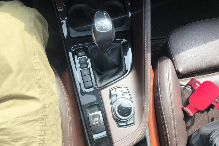 Used BMW X1 2016 sDrive20Li Luxury Model Gear Lever