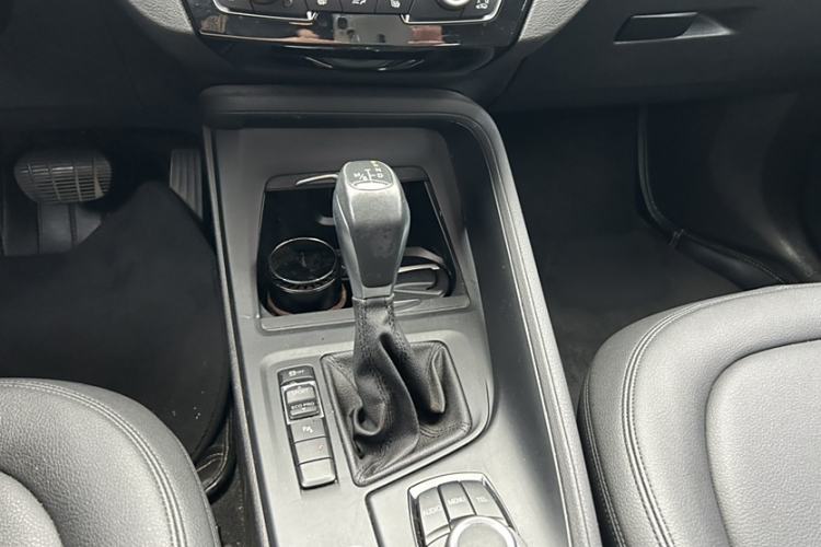 Used BMW X1 2016 sDrive18Li Premium Edition Gear Lever