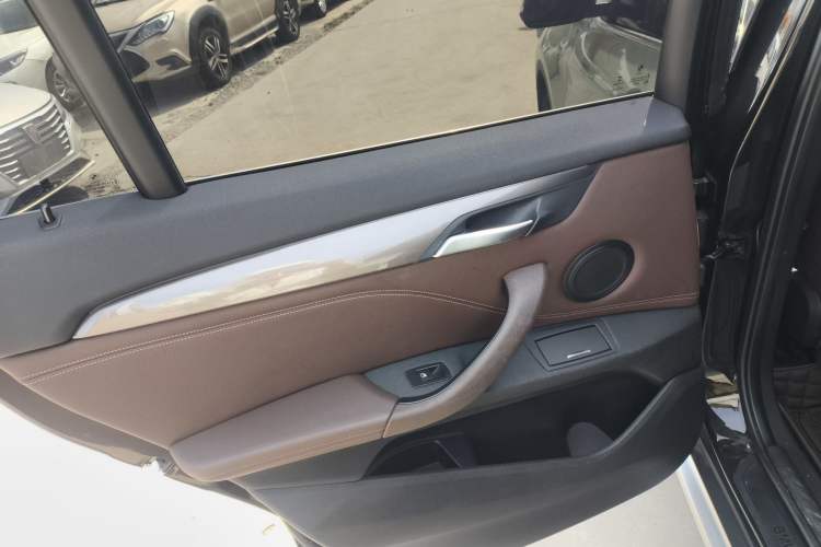 Used BMW X1 2016 sDrive20Li Luxury Model Interior 8