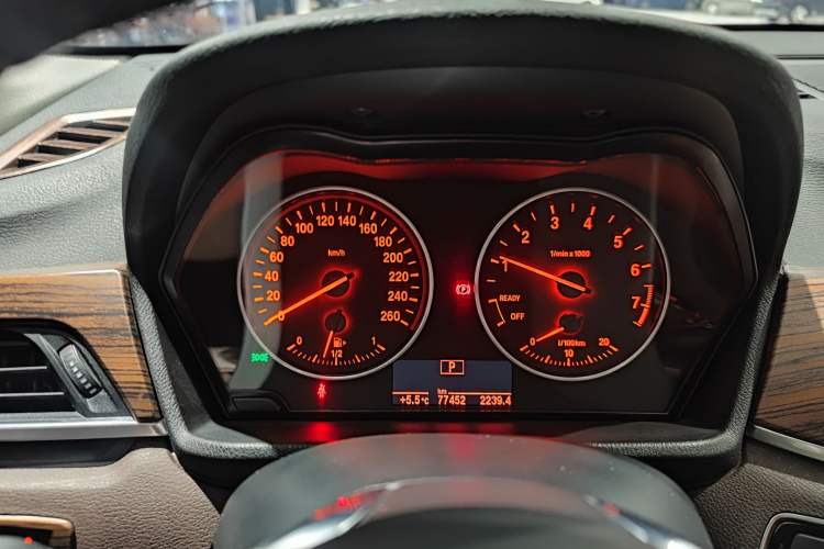 Used BMW X1 2016 sDrive20Li Luxury Model Odometer Close Up