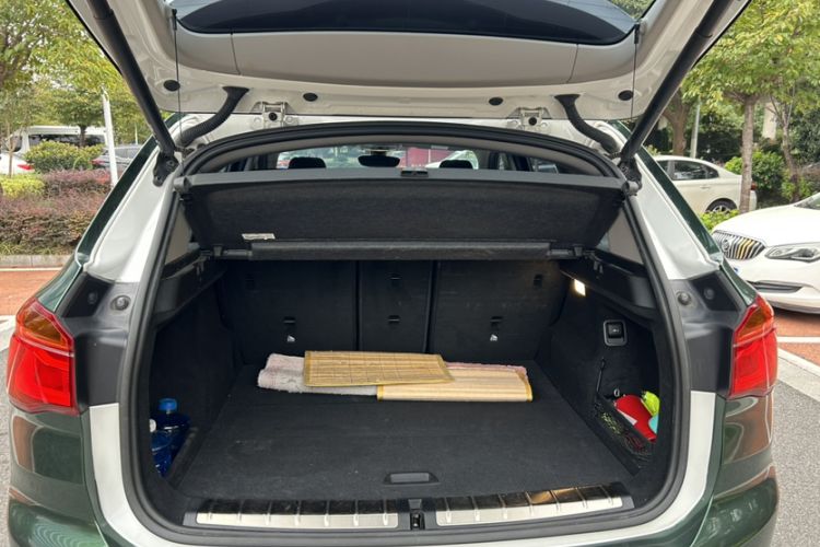 Used BMW X1 2016 sDrive18Li Premium Edition Trunk