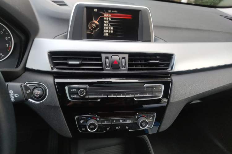 Used BMW X1 2016 sDrive18Li Premium Edition Audio And AC Panel