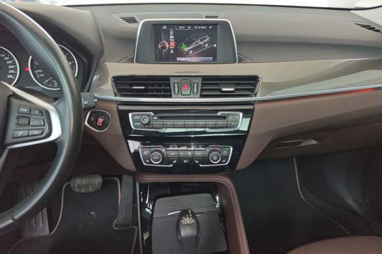 Used BMW X1 2016 sDrive20Li Luxury Model Audio And AC Panel