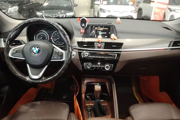 Used BMW X1 2016 sDrive18Li Luxury Model Center Console