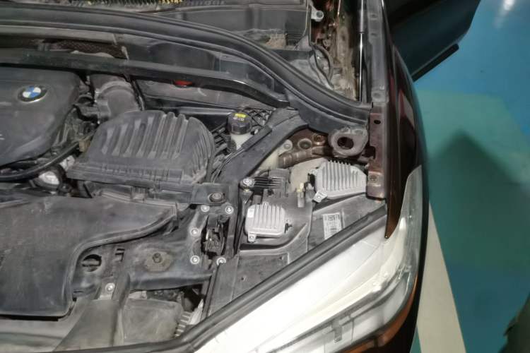 Used BMW X1 2016 sDrive18Li Premium Edition Engine Bay Left