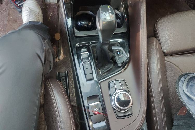 Used BMW X1 2016 sDrive20Li Luxury Model Gear Lever
