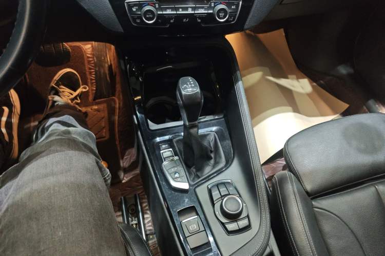 Used BMW X1 2016 sDrive18Li Luxury Model Gear Lever