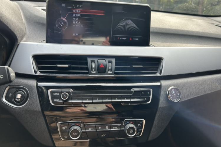 Used BMW X1 2016 sDrive18Li Fashion Model Interior 2