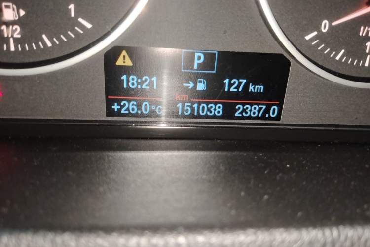Used BMW X1 2016 sDrive18Li Fashion Model Odometer Close Up
