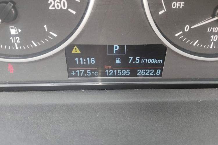 Used BMW X1 2016 sDrive18Li Fashion Model Odometer Close Up
