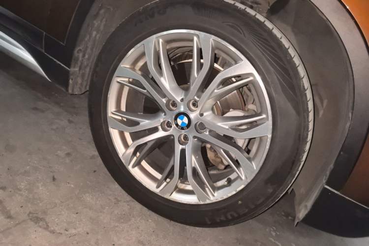 Used BMW X1 2016 sDrive20Li Luxury Model Right Front Wheel Hub