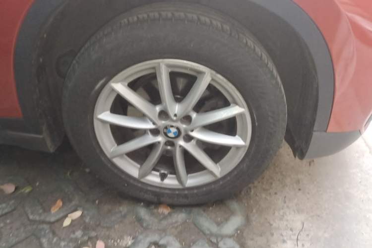 Used BMW X1 2016 sDrive18Li Fashion Model Right Front Wheel Hub