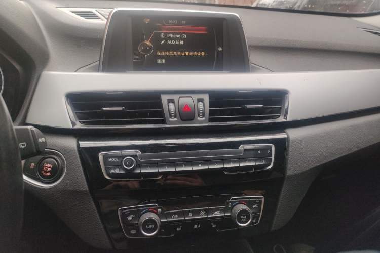 Used BMW X1 2016 sDrive18Li Premium Edition Audio And AC Panel