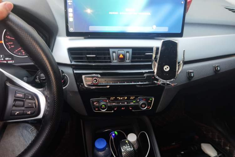 Used BMW X1 2016 sDrive18Li Premium Edition Audio And AC Panel